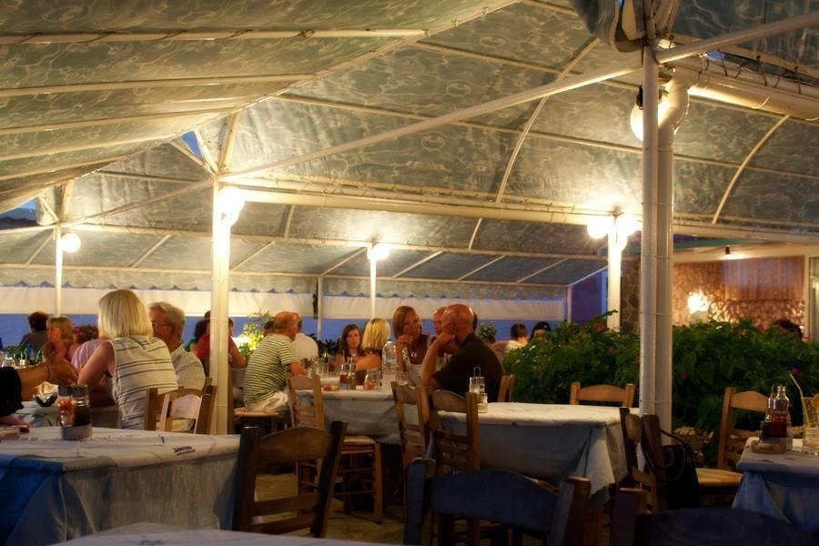 Dixtia Apartments Agios Georgios Pagon Bagian luar foto