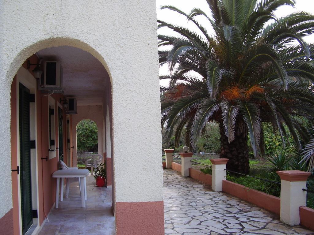 Dixtia Apartments Agios Georgios Pagon Ruang foto