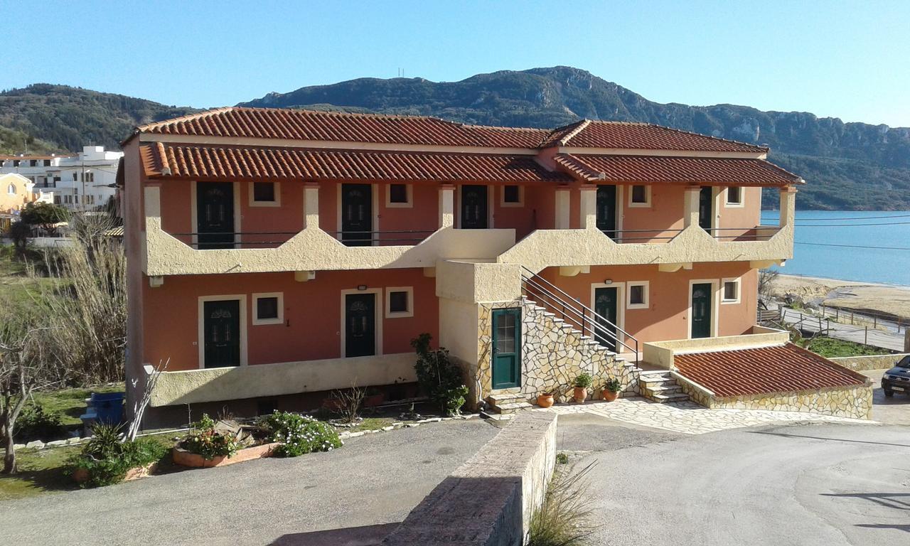 Dixtia Apartments Agios Georgios Pagon Bagian luar foto
